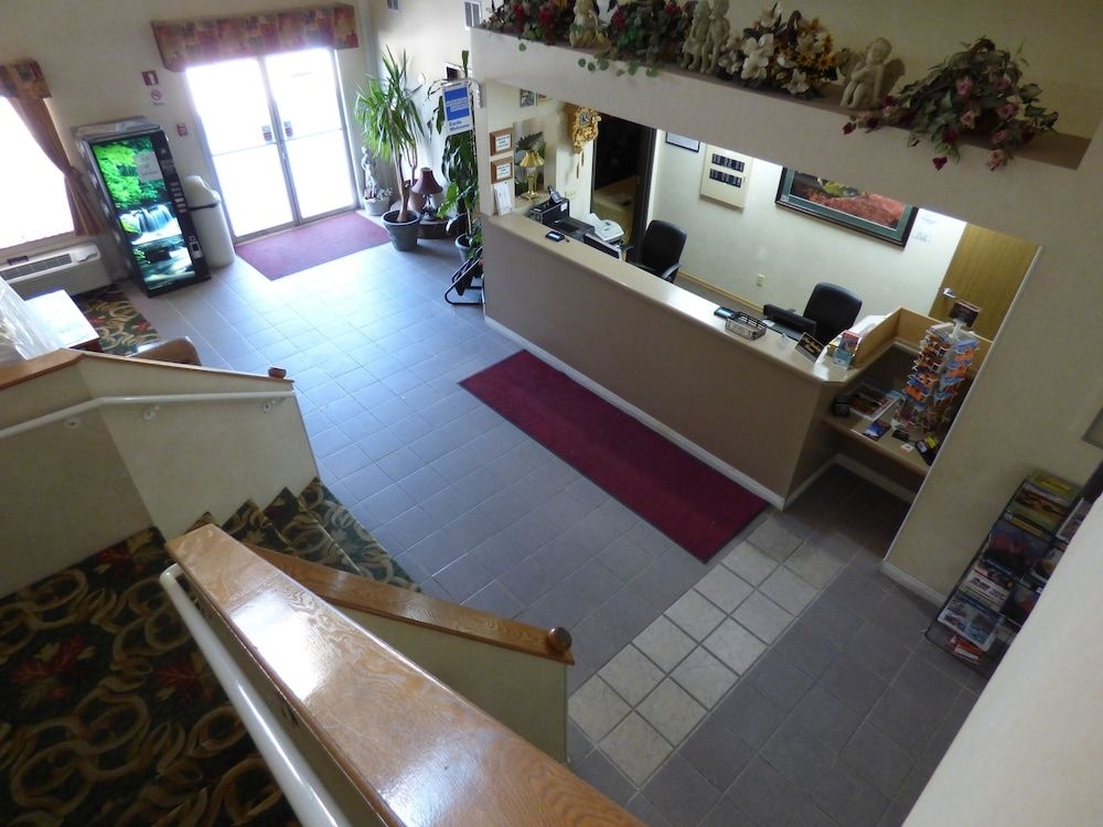 Riverside Inn1