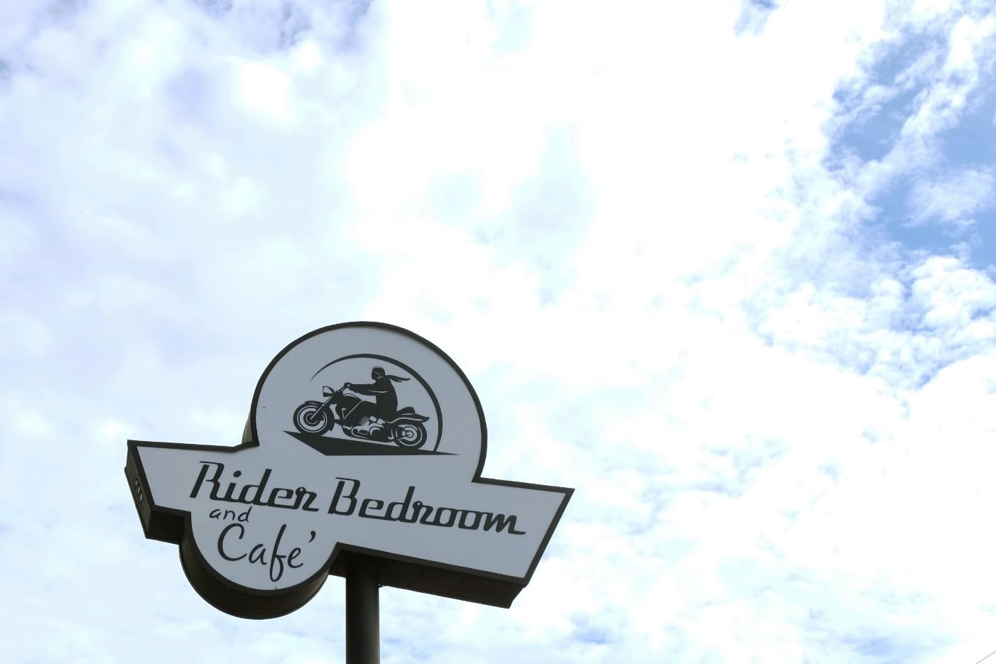 ไรเดอร์ ห้องนอน โฮสเทล แอนด์ คาเฟ่ (Rider Bedroom Hostel and Cafe)1