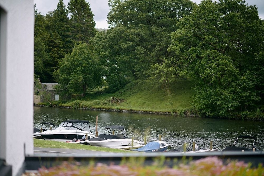 SWAN WINDERMERE3