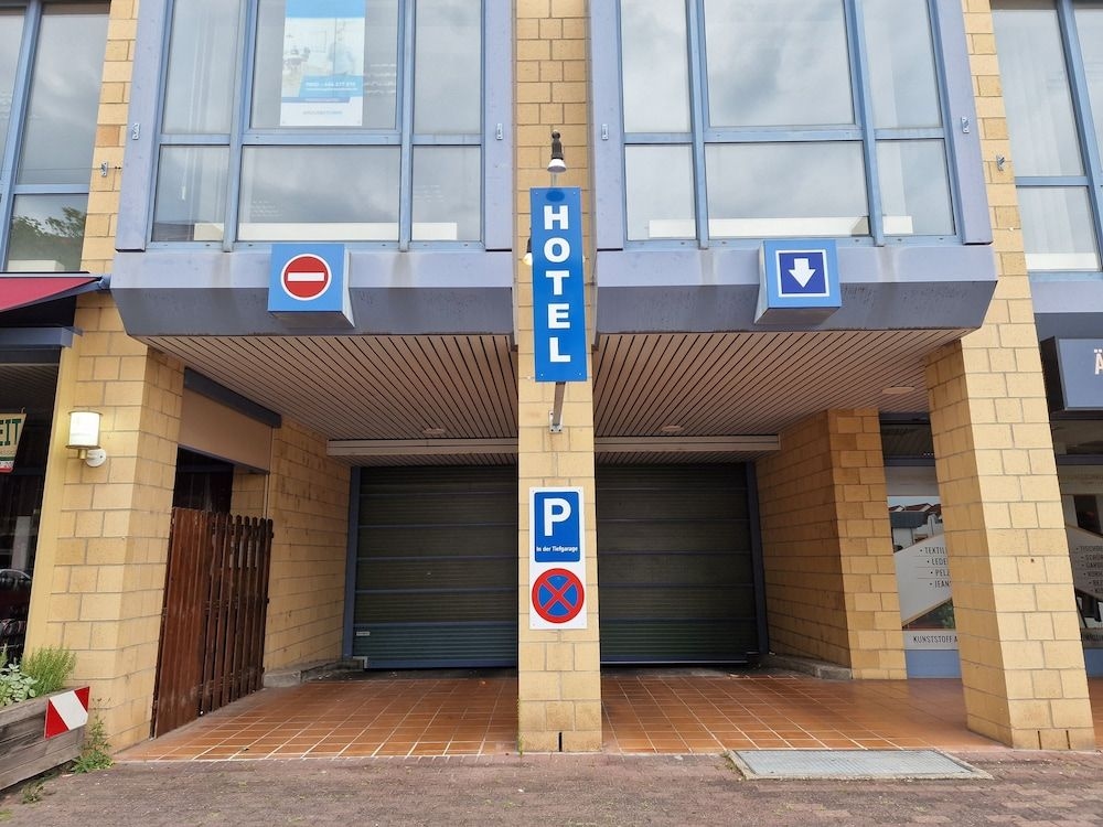 Mainstreet Hotel2