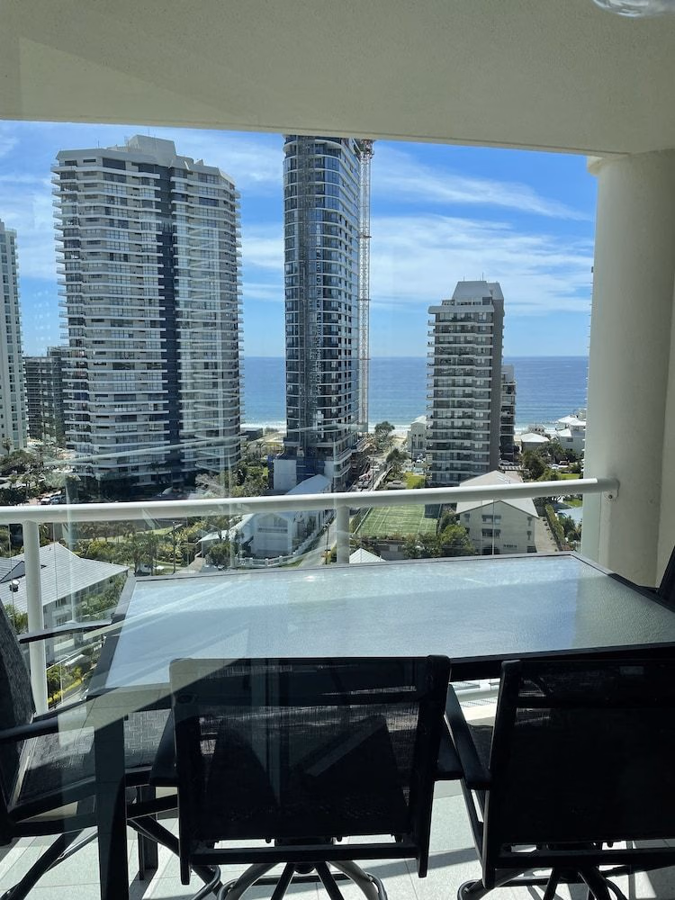 The Crest Apartments Main Beach0