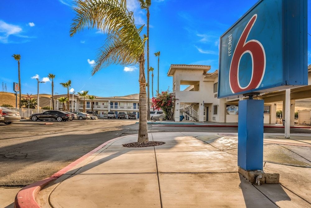 Americas Best Value Inn2