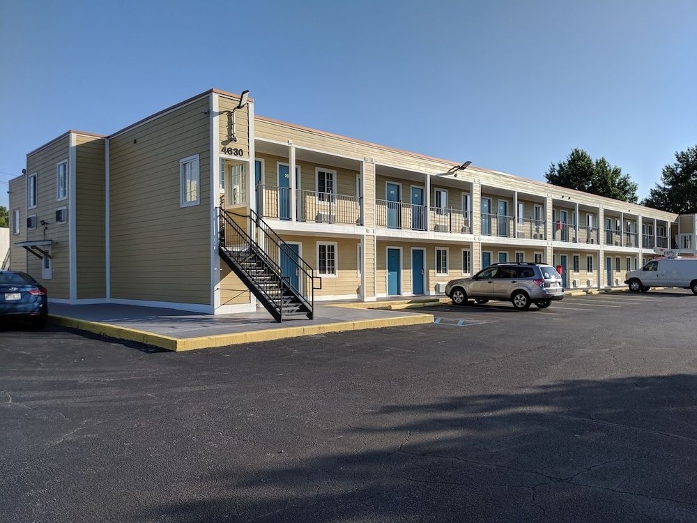 Executive Inn Indianapolis1
