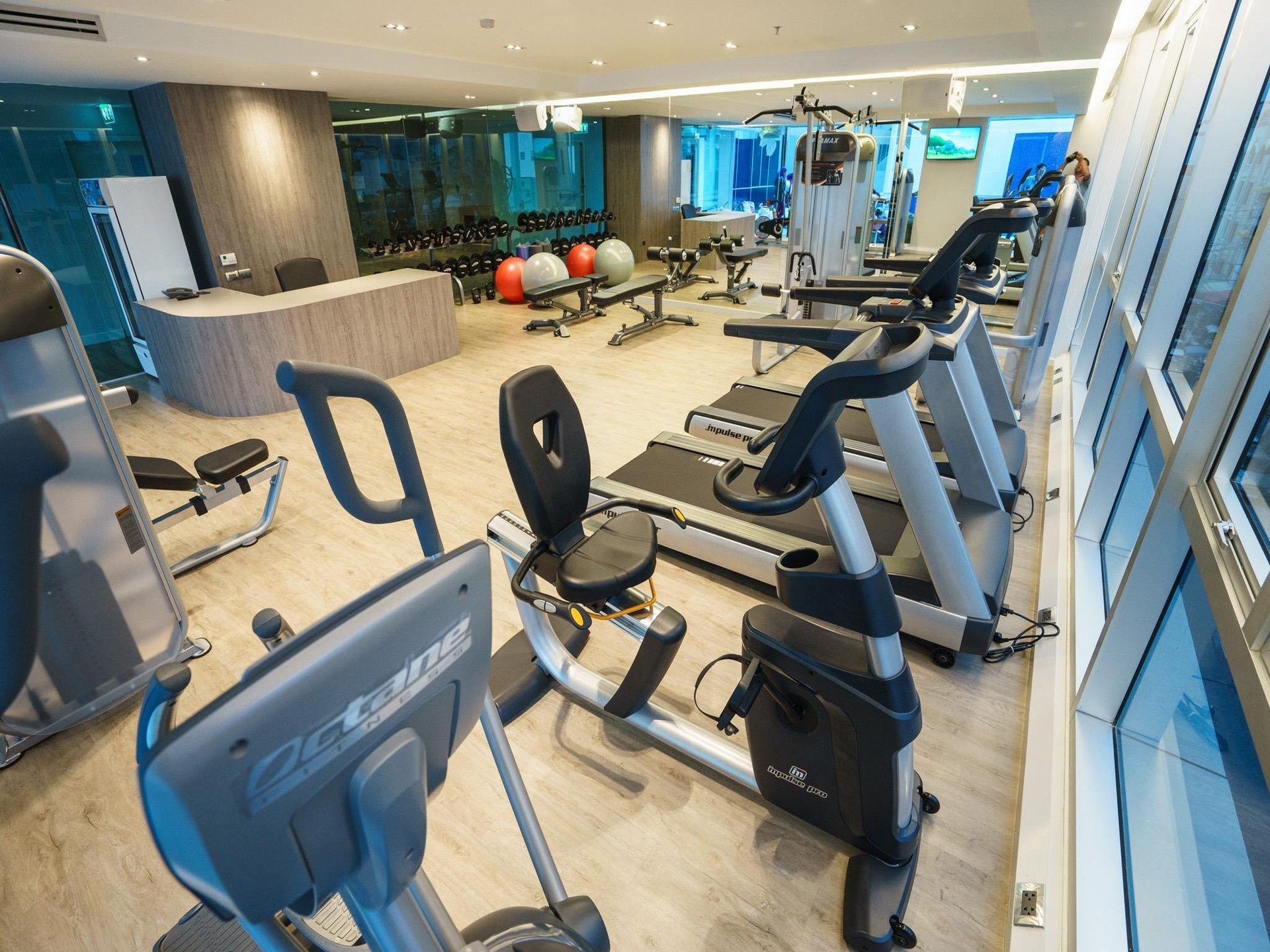 New Season Square Hotel0