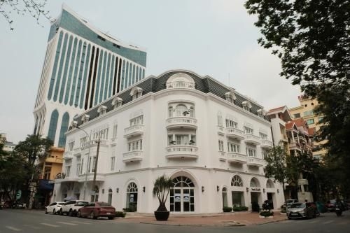 Paul Chabot Hotel0