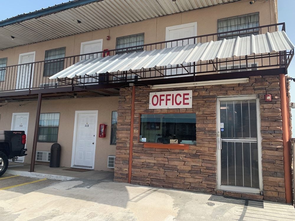 Loma Alta Motel0