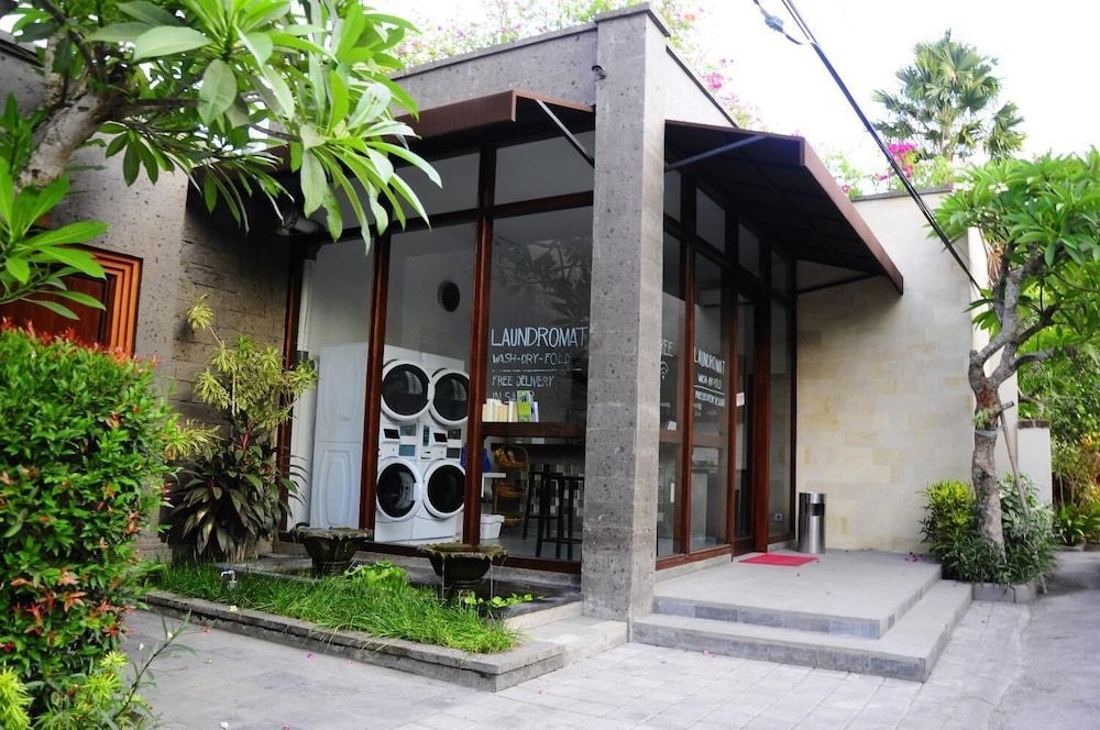 Puri Mesari Suites0