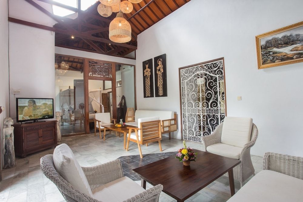 Villa Putih Sekali Seminyak2