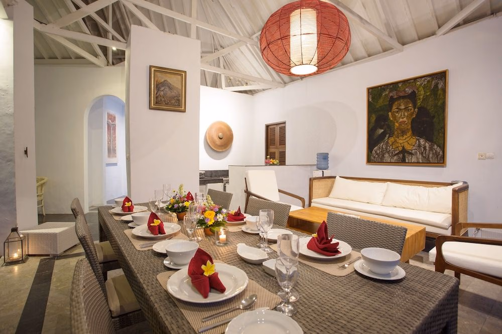 Villa Putih Sekali Seminyak3