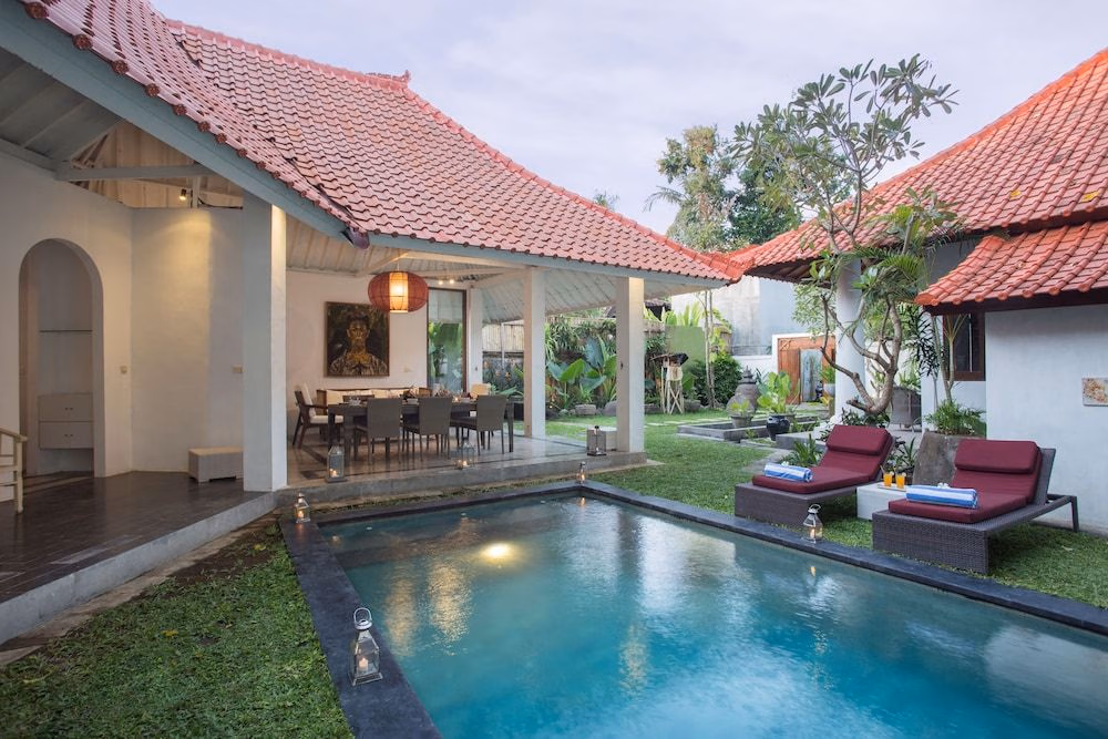 Villa Putih Sekali Seminyak1