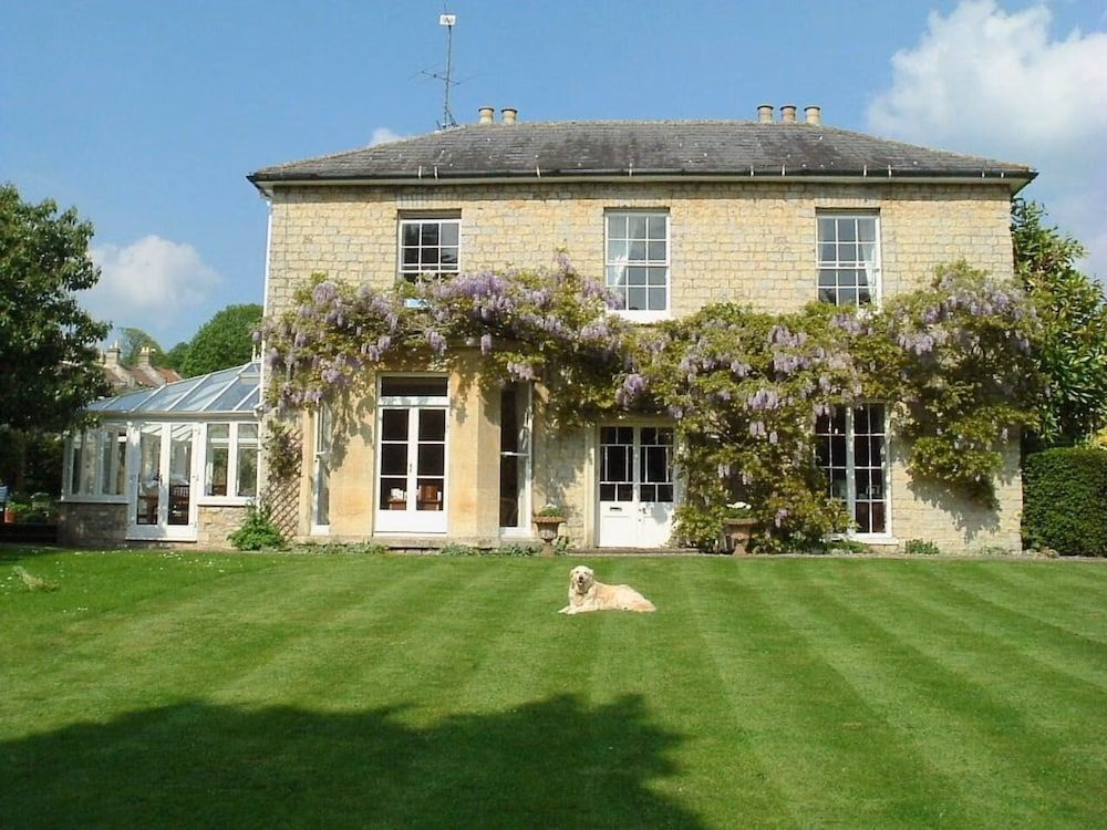 Weston Lawn1