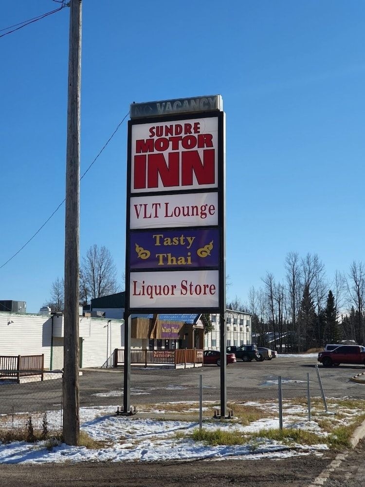 Sundre Motor Inn4