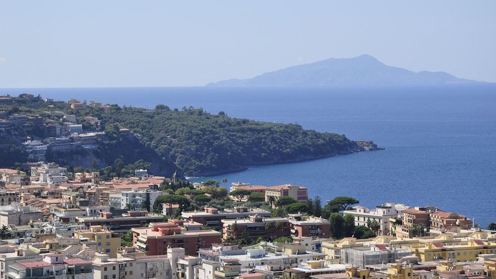 Sorrento Flats1