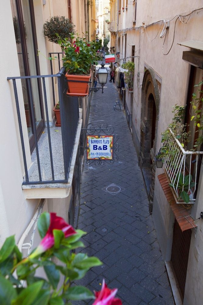 Sorrento Flats4