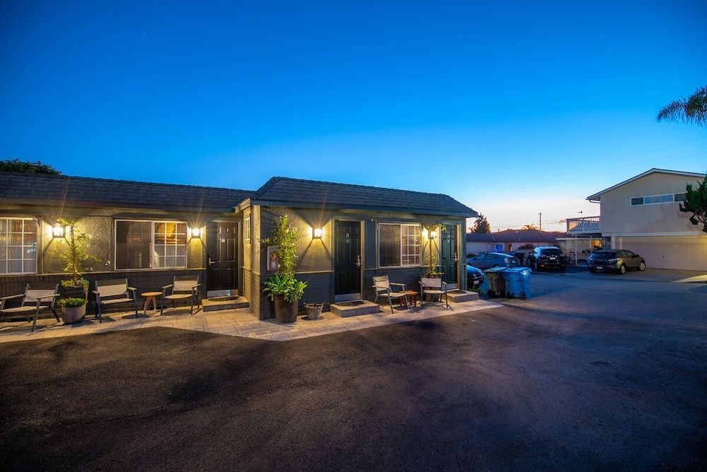 Shell Beach Inn2