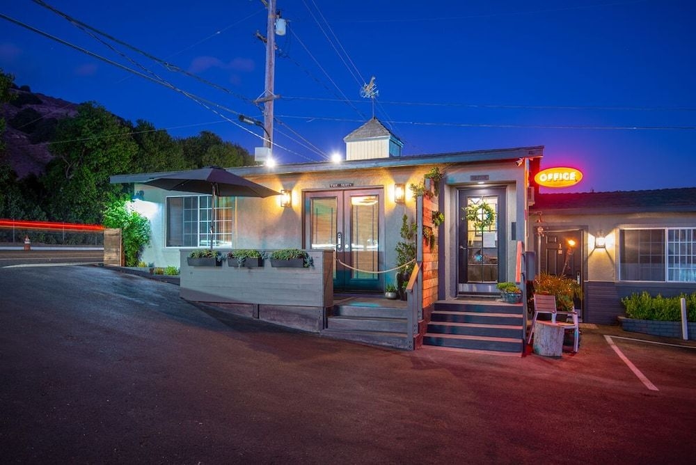 Shell Beach Inn4