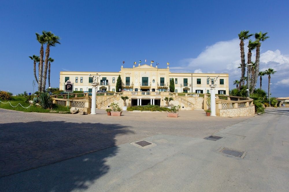 Delfino Beach Hotel1