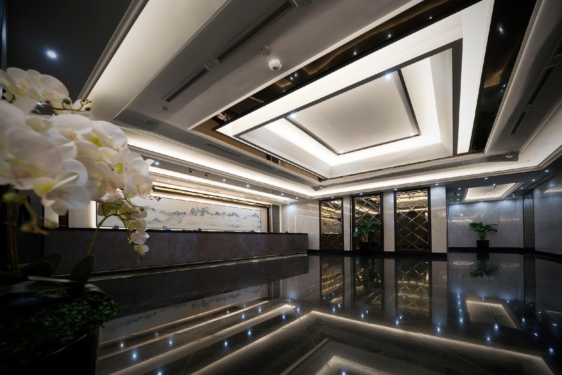 วี โฮเทล ลาเวนเดอร์ (V Hotel Lavender)1