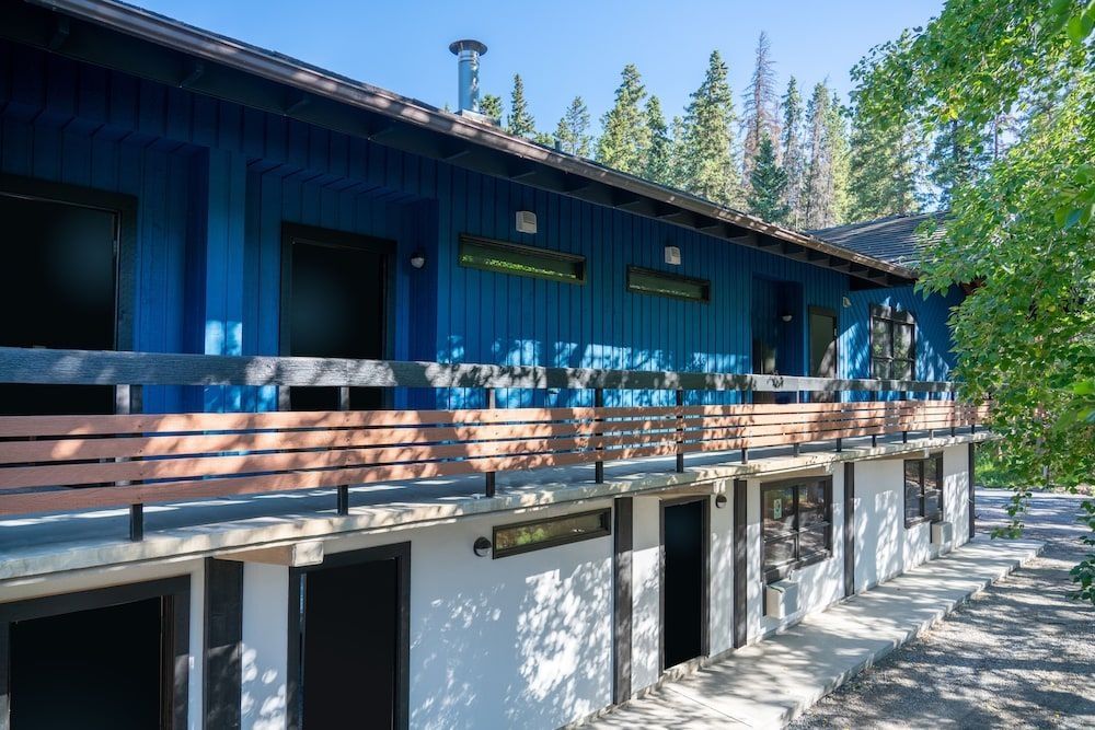 Bumpers Inn1