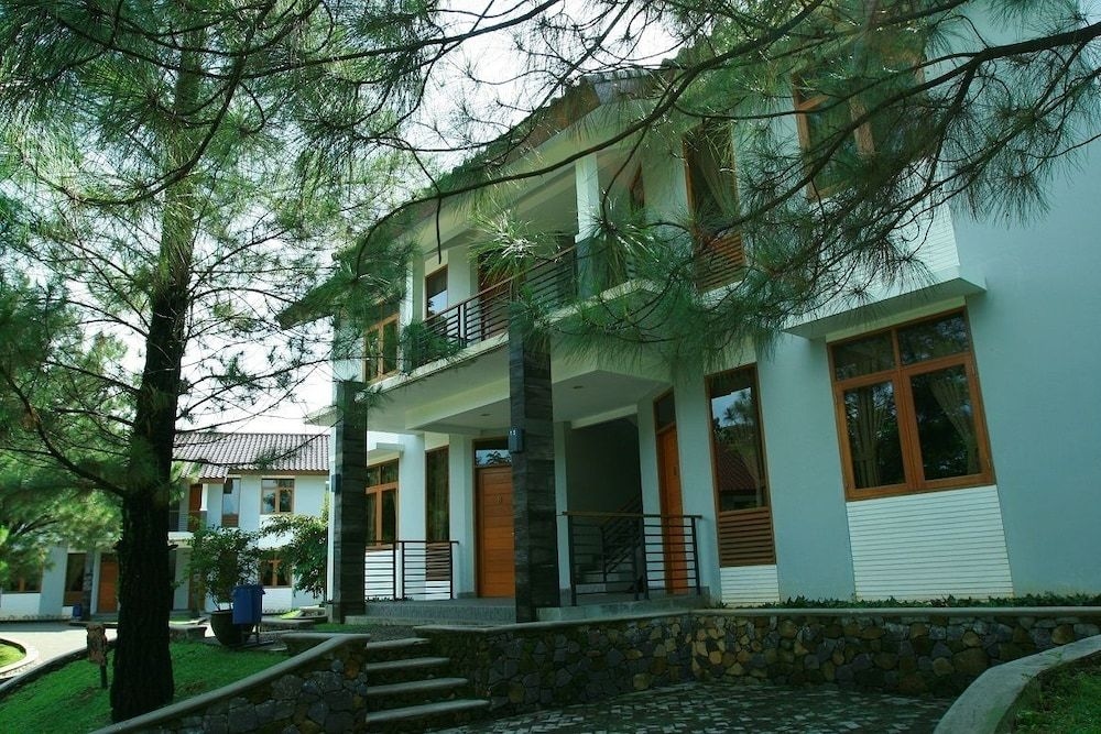 GDW and Cottage1