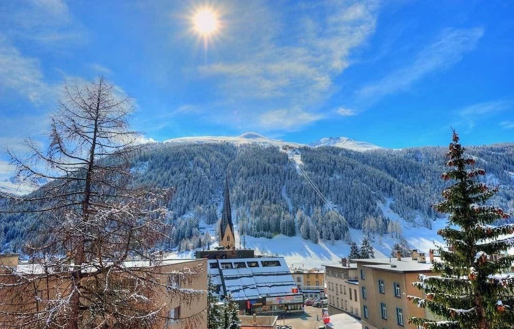 ArtHaus Davos0