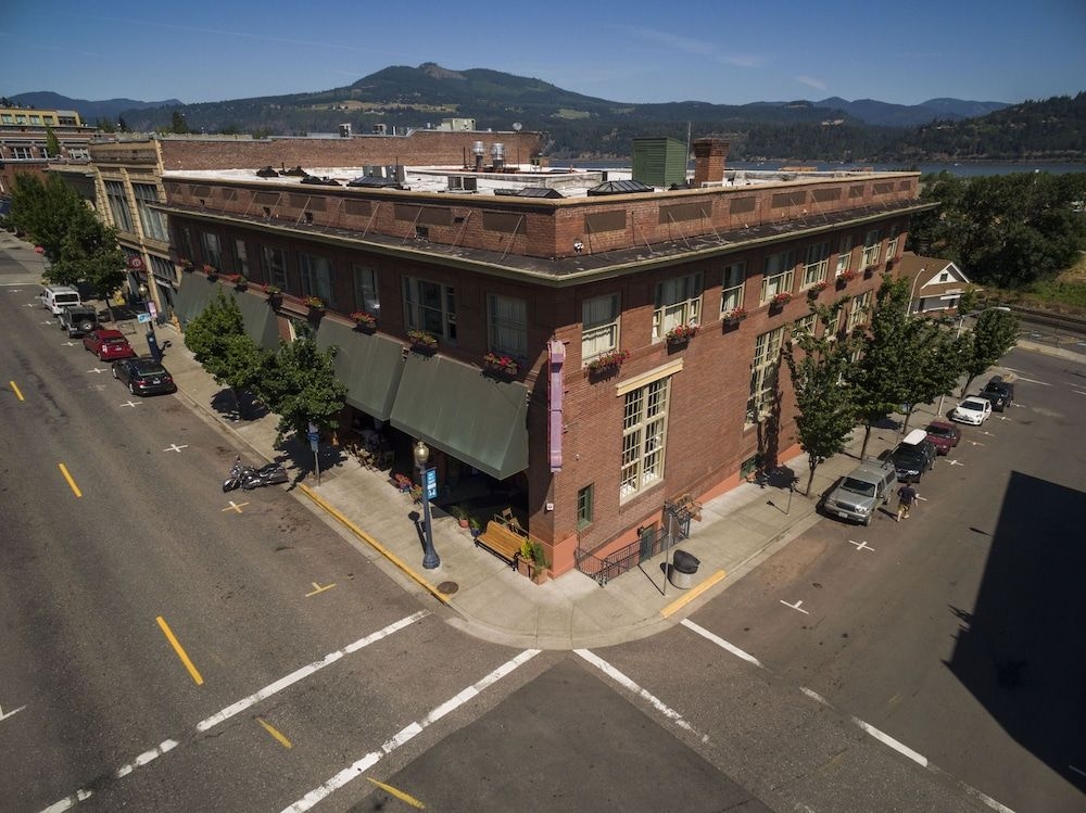 Hood River3
