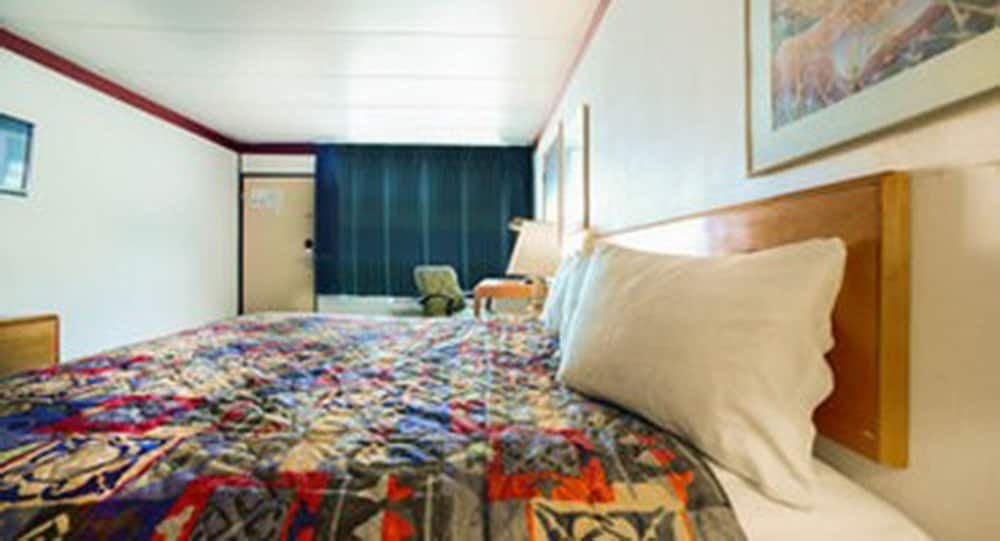 Loyalty Inn Maryville4