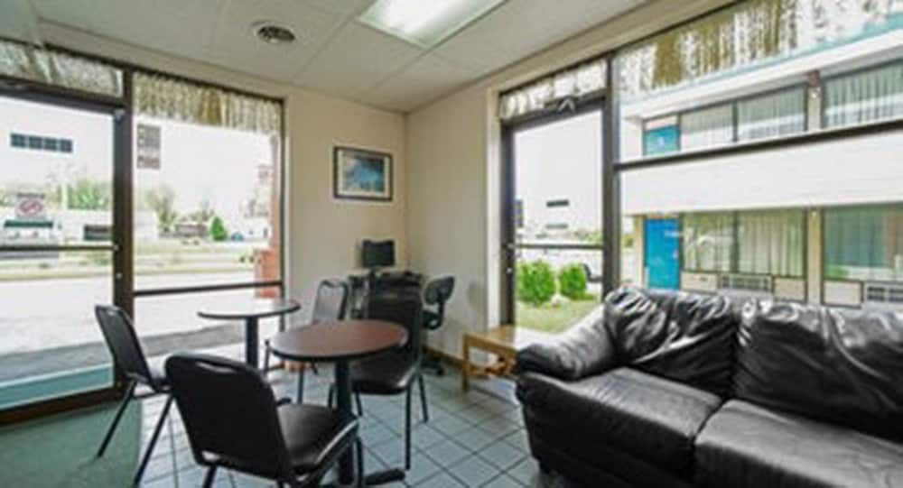 Loyalty Inn Maryville2