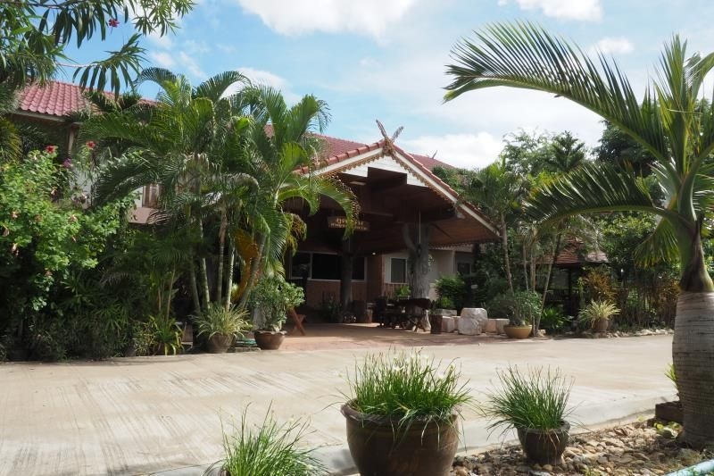 PHUTAWAN KAN RESORT4