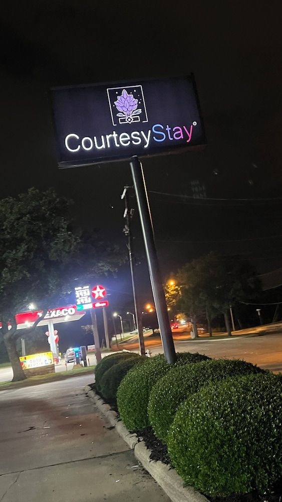 Courtesy Inn and Suites2