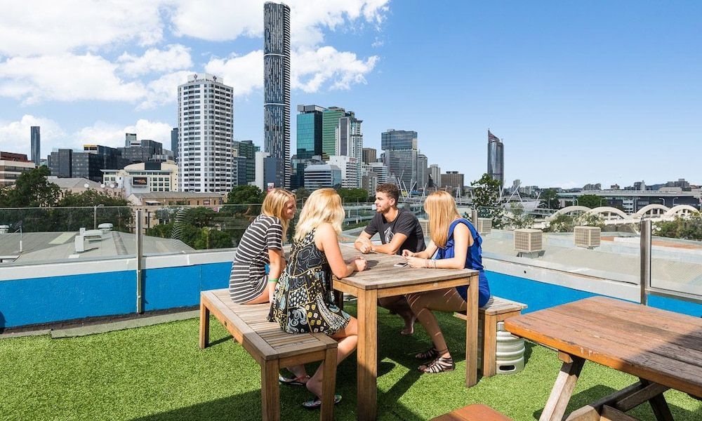 Summer House Brisbane Hostel1