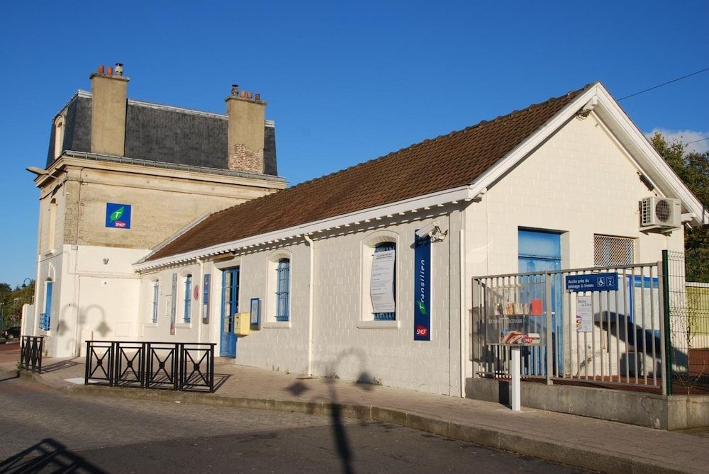 Cafe de la gare1