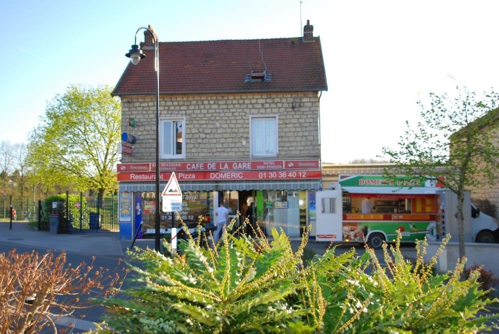 Cafe de la gare0