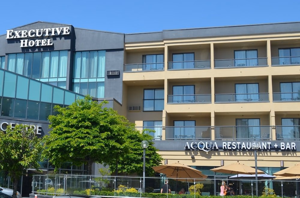 Executive Suites Hotel Metro Vancouver1