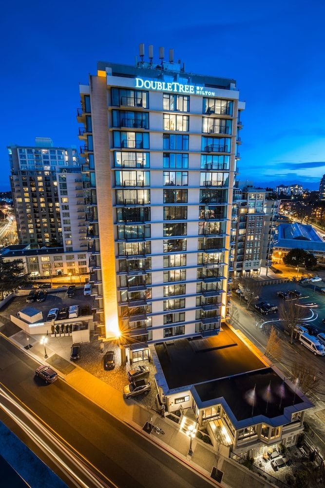 DoubleTree by Hilton Hotel & Suites Victoria1