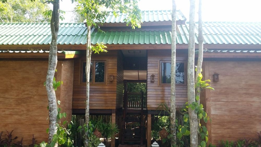 Riverside Home3