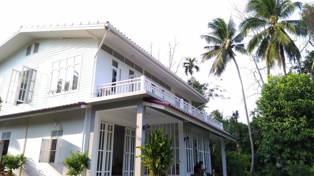 Thirty Tree Garden House2
