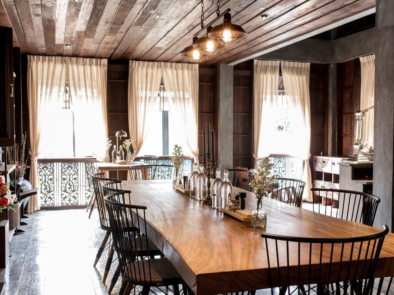 Once Upon A Time Boutique Home3