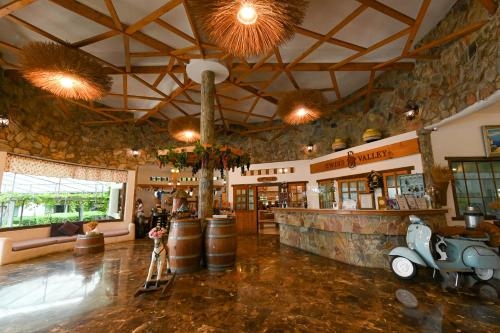สวิส วัลเลย์ ฮิพ รีสอร์ท ราชบุรี (Swiss Valley Hip Resort Ratchaburi)1