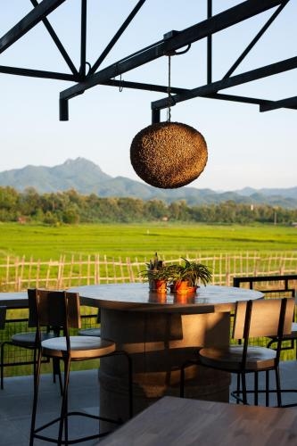 สวนกลางนา (Suan Glang Na)1