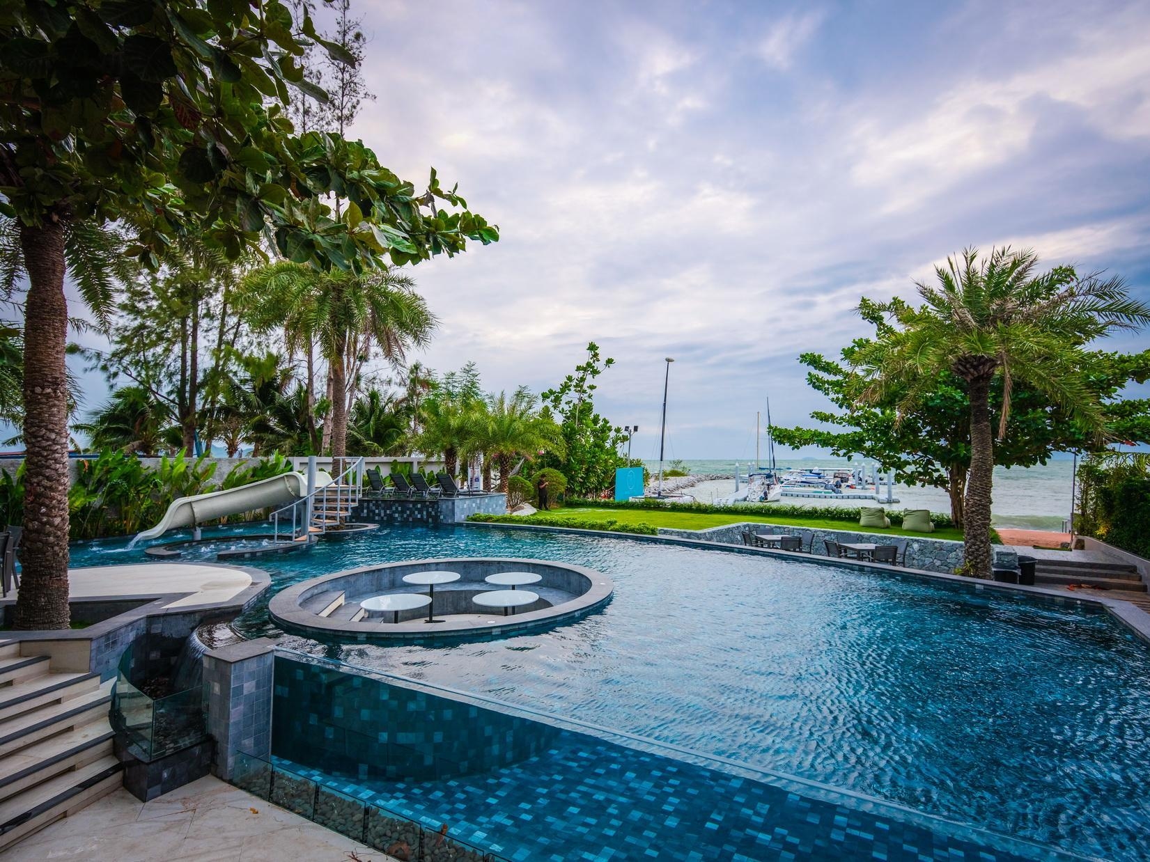 Worita Cove Hotel1