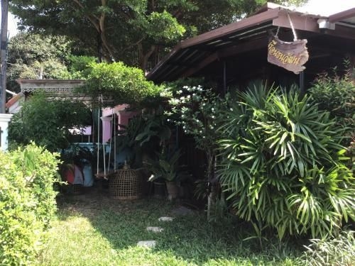 Ruen Orathai Resort3