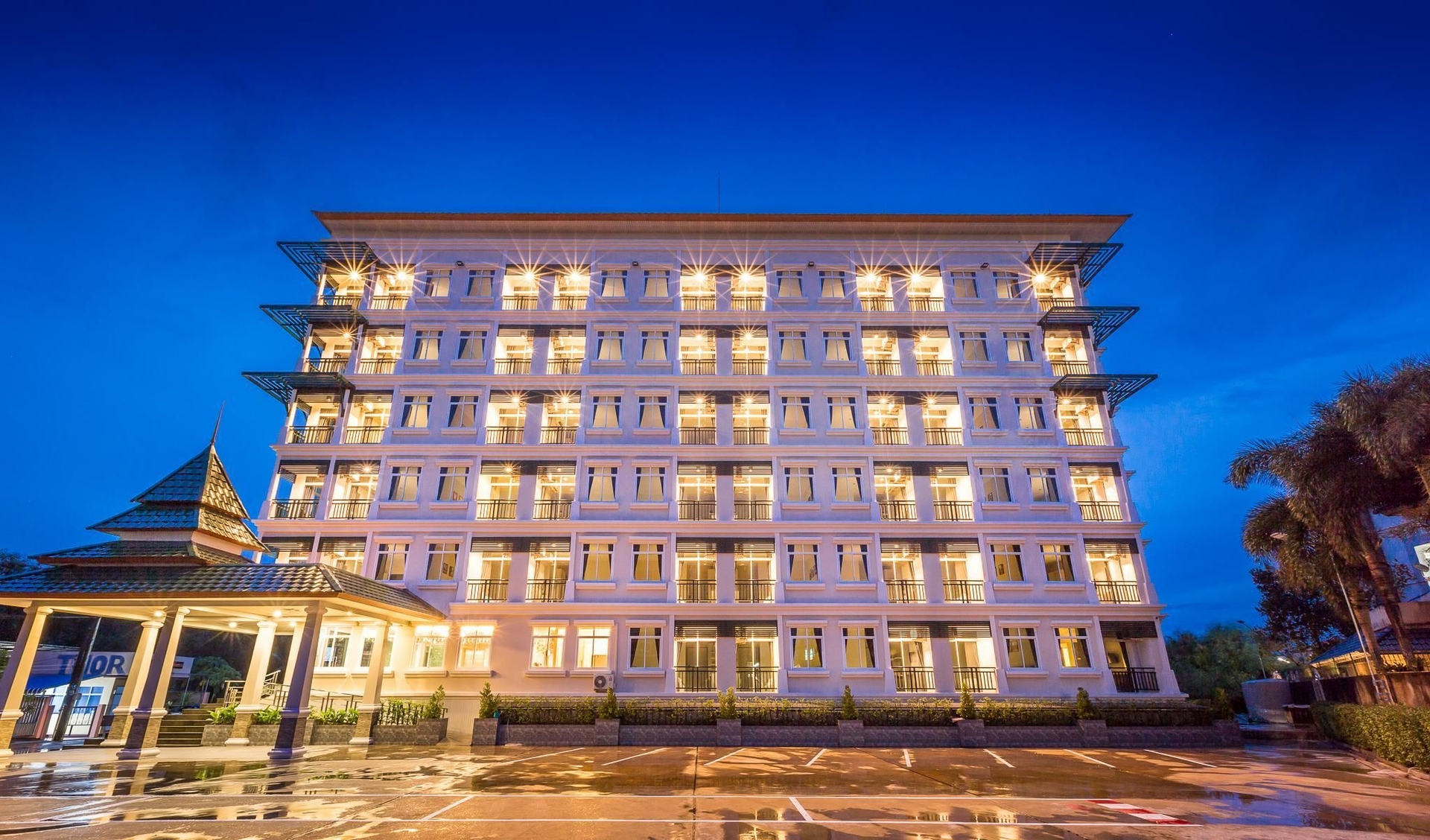 โรงแรมเอเวอร์กรีน สวีท (Evergreen Suite Hotel)0