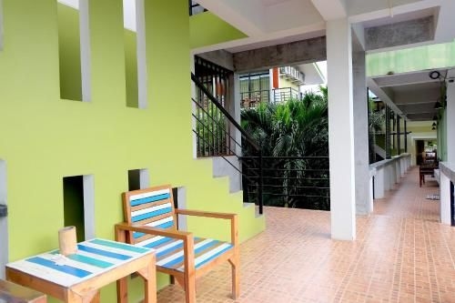 บลู เวฟ เฮาส์ (Blue Wave House)0