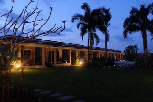 ดิ โอเอซิส เขาหลัก รีสอร์ต (The Oasis Khaolak Resort)1