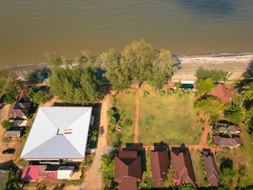 เดอะ เชอวัลเล่ย์ บีช รีสอร์ต (The Chevalley Beach Resort)4