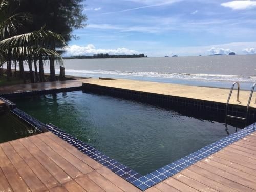 เดอะ เชอวัลเล่ย์ บีช รีสอร์ต (The Chevalley Beach Resort)1
