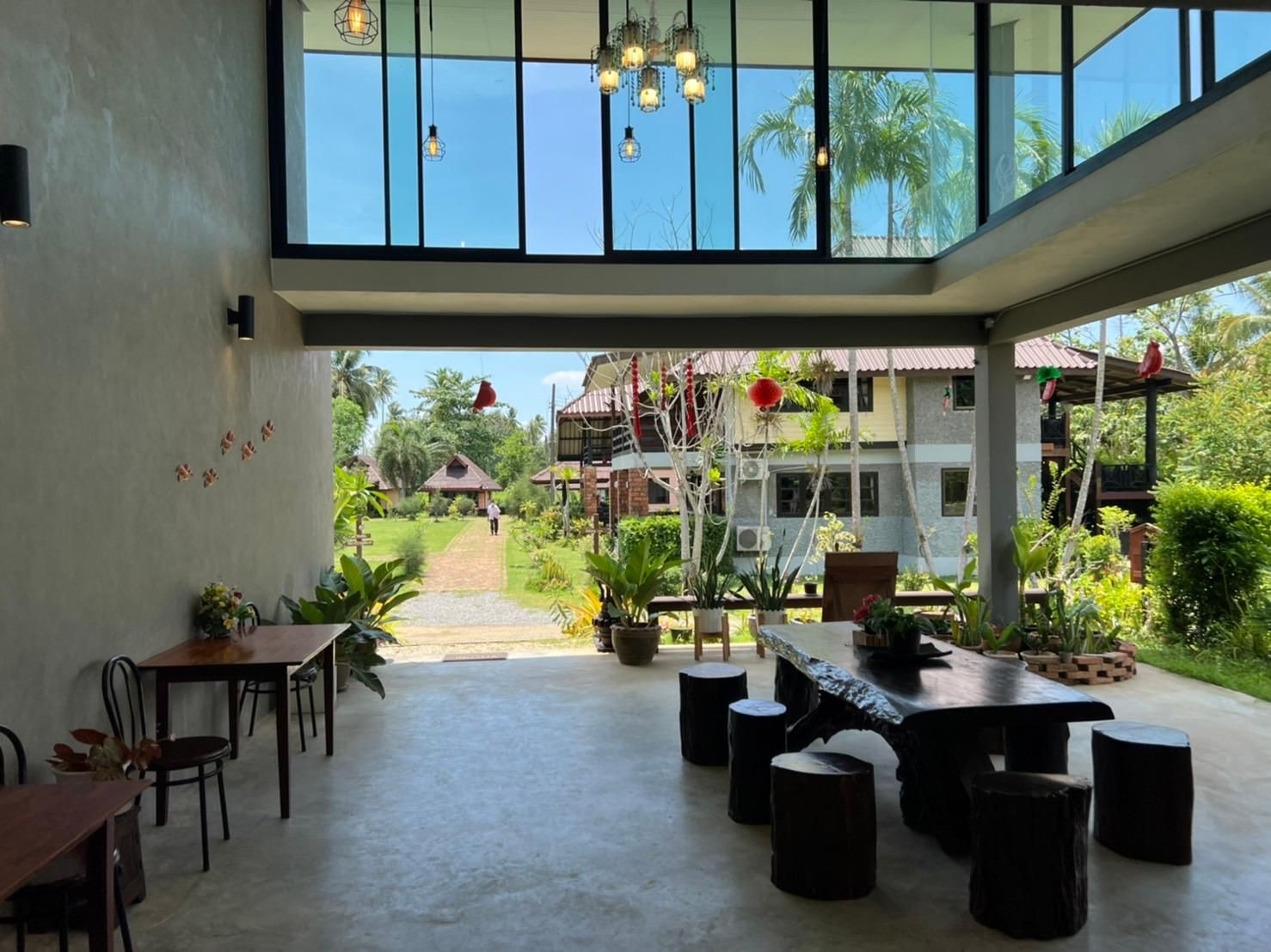 เดอะ เชอวัลเล่ย์ บีช รีสอร์ต (The Chevalley Beach Resort)2