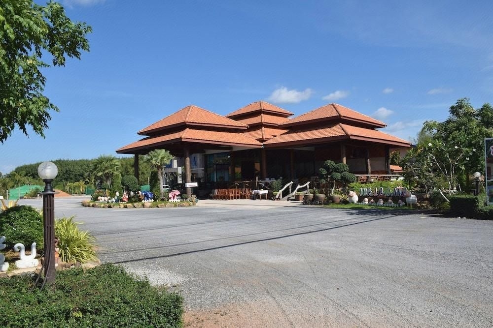 ปาล์ม สวย รีสอร์ต (Palm Suay Resort)0