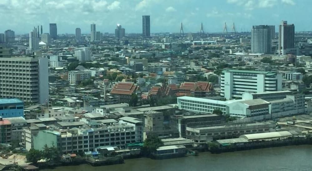 Baan Sathorn Riverfront3